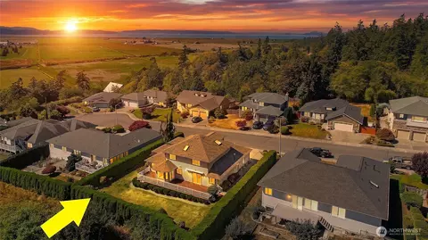 8702 Myrtle St, Stanwood, WA 98292