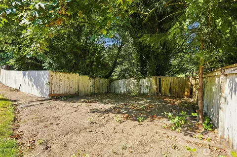 Exterior - 10704 44th Ave SE, Everett, WA 98208 photo 7 of 7