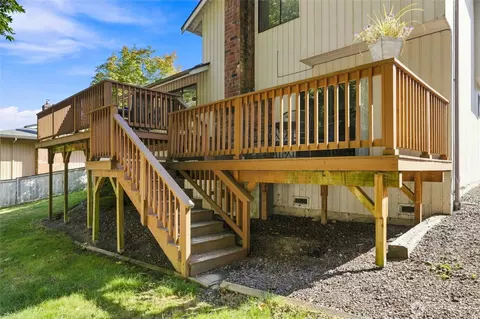 Exterior - 10704 44th Ave SE, Everett, WA 98208 photo 4 of 7