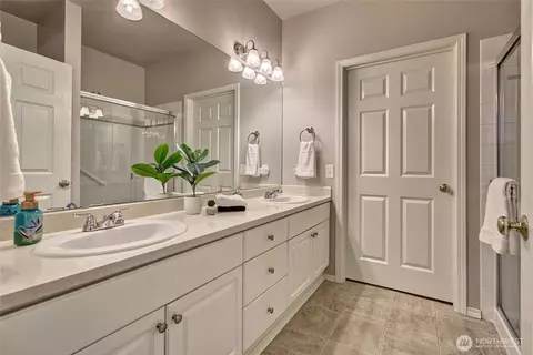 Bath - 714 228th St SW #O-101, Bothell, WA 98021 photo 1 of 4