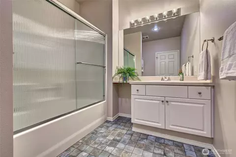 Bath - 714 228th St SW #O-101, Bothell, WA 98021 photo 3 of 4