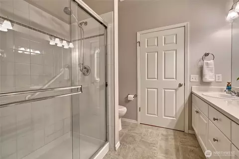 Bath - 714 228th St SW #O-101, Bothell, WA 98021 photo 2 of 4