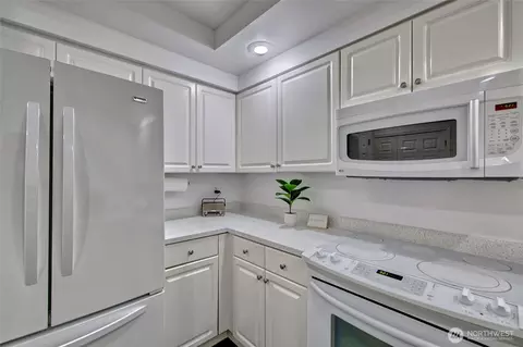 Kitchen - 714 228th St SW #O-101, Bothell, WA 98021 photo 3 of 4