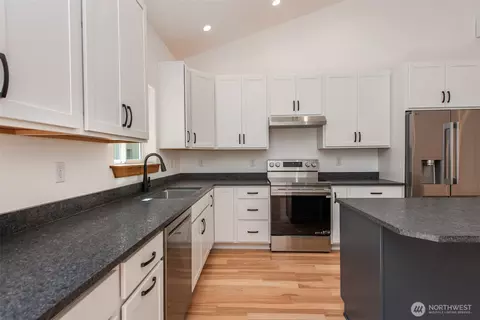 Kitchen - 702 Chelsamish Dr, Sequim, WA 98382 photo 2 of 6