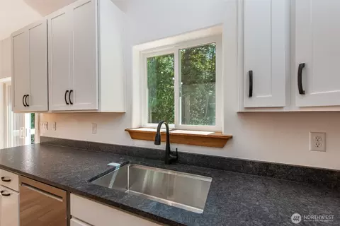 Kitchen - 702 Chelsamish Dr, Sequim, WA 98382 photo 4 of 6