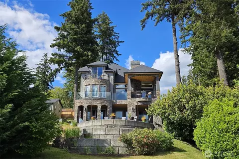 15718 Scenic Shores Dr SE, Yelm, WA 98597
