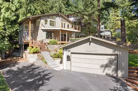 2035 W Lake Sammamish Pkwy SE, Bellevue, WA 98008