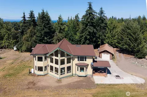 114 Blackberry Ln, Port Angeles, WA 98362