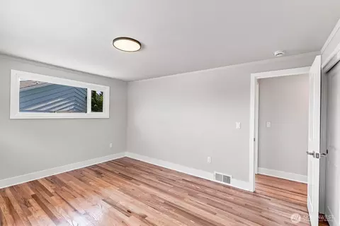 Bedroom - 4960 Vesper Dr, Everett, WA 98203 photo 6 of 9