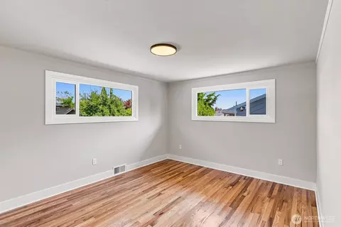Bedroom - 4960 Vesper Dr, Everett, WA 98203 photo 4 of 9