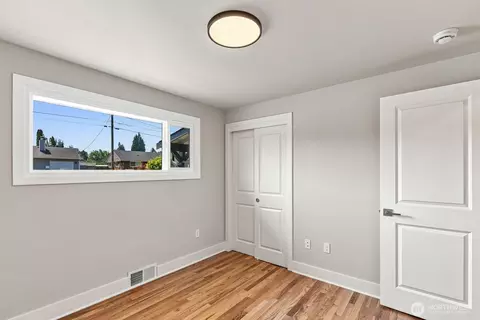 Bedroom - 4960 Vesper Dr, Everett, WA 98203 photo 2 of 9
