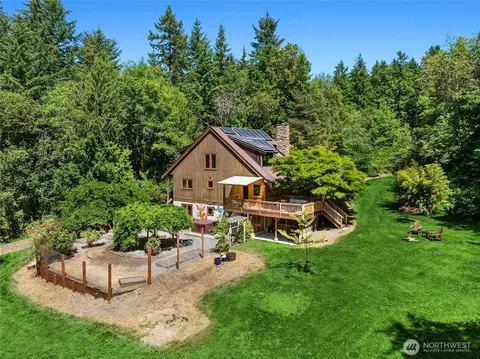 9641 Mandus Olson Rd NE, Bainbridge Island, WA 98110