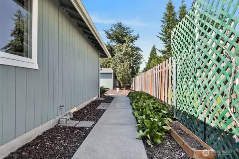 Exterior - 860 W Sylvester Ct, Sequim, WA 98382 photo 3 of 9