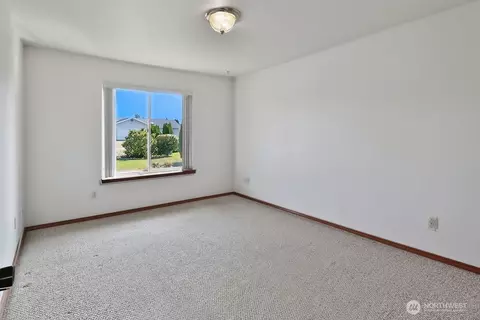 Bedroom - 860 W Sylvester Ct, Sequim, WA 98382 photo 3 of 4