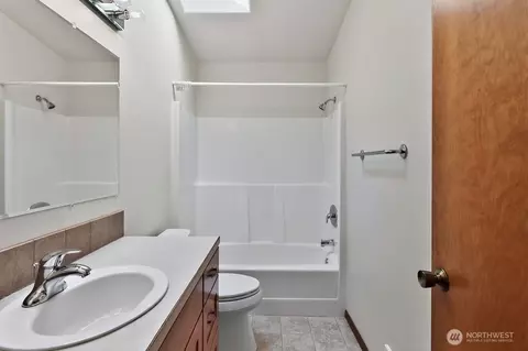 Bath - 860 W Sylvester Ct, Sequim, WA 98382 photo 4 of 4