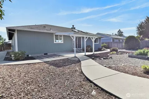 Exterior - 860 W Sylvester Ct, Sequim, WA 98382 photo 6 of 9