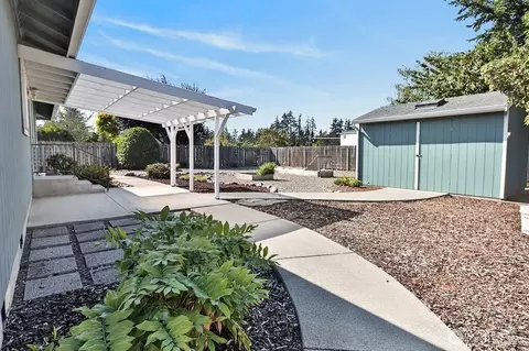 Exterior - 860 W Sylvester Ct, Sequim, WA 98382 photo 4 of 9