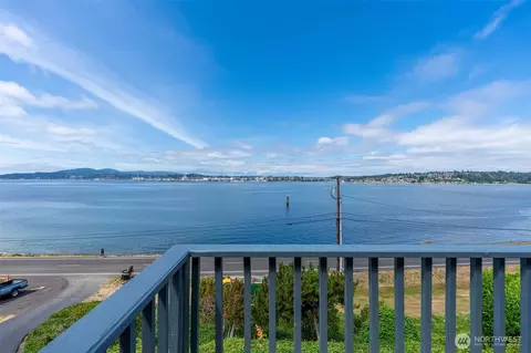 2485 Beach Dr E, Port Orchard, WA 98366