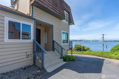2485 Beach Dr E, Port Orchard, WA 98366
