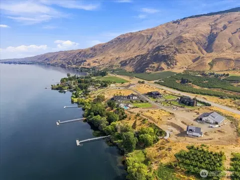 55 Shore Dr, East Wenatchee, WA 98802