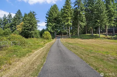 Exterior - 132 Armstrong Rd, Chehalis, WA 98532 photo 2 of 11