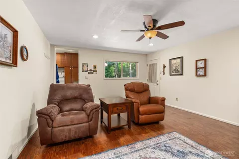 Living - 132 Armstrong Rd, Chehalis, WA 98532 photo 3 of 3