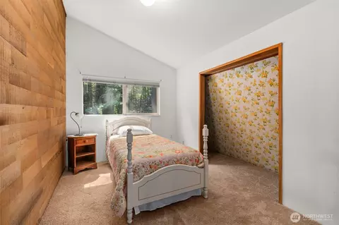 Bedroom - 132 Armstrong Rd, Chehalis, WA 98532 photo 3 of 4