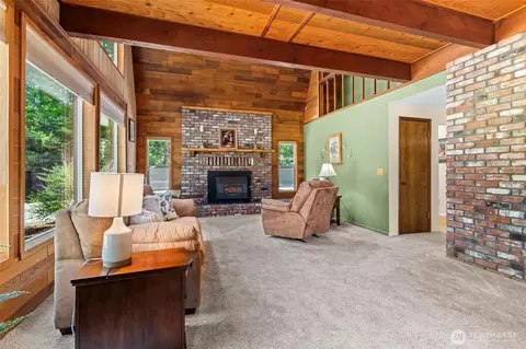 Living - 132 Armstrong Rd, Chehalis, WA 98532 photo 1 of 3