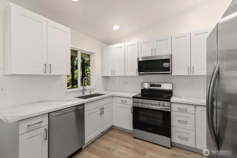 Kitchen - 7508 Tyee Rd, Everett, WA 98203 photo 2 of 3