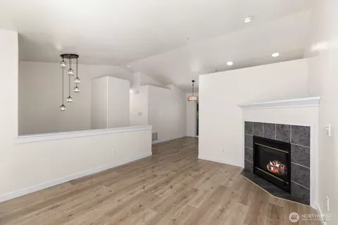 Living - 7508 Tyee Rd, Everett, WA 98203 photo 5 of 8