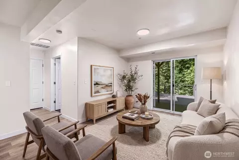 Living - 7508 Tyee Rd, Everett, WA 98203 photo 1 of 8