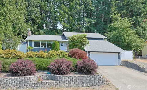543 NE Conifer Dr, Bremerton, WA 98311