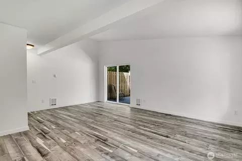 Living - 3115 York Rd, Everett, WA 98204 photo 4 of 5