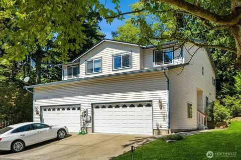 Exterior - 3115 York Rd, Everett, WA 98204 photo 2 of 6