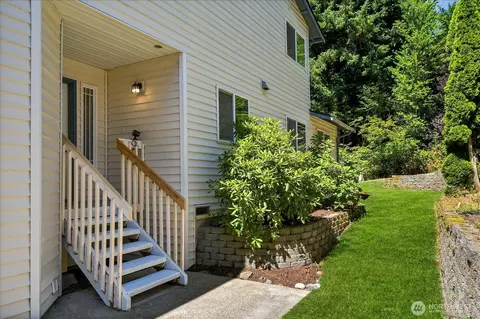 Exterior - 3115 York Rd, Everett, WA 98204 photo 3 of 6