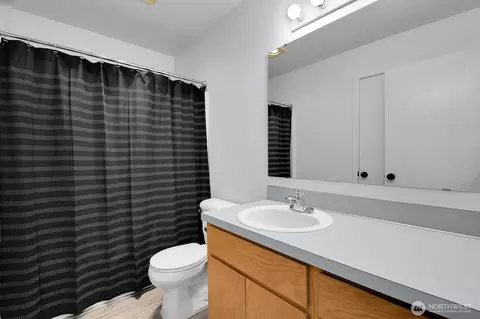 Bath - 3115 York Rd, Everett, WA 98204 photo 3 of 3