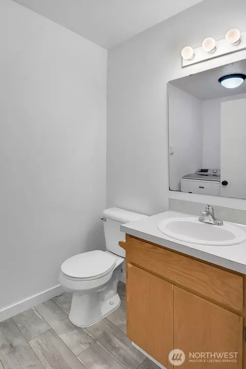 Bath - 3115 York Rd, Everett, WA 98204 photo 1 of 3