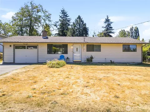 2449 SW 328th St, Federal Way, WA 98023