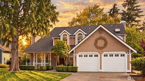 24528 SE 43rd Pl, Issaquah, WA 98029