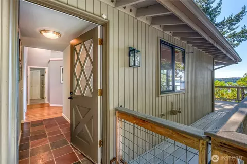 Entry Way - 1307 Spring Point Rd, Deer Harbor, WA 98243 photo 1 of 1