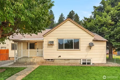 403 E 3rd St, Cle Elum, WA 98922