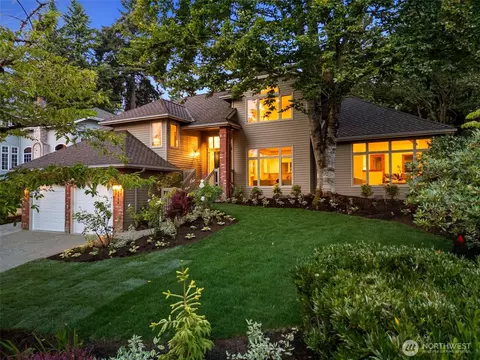 9824 111th Ave NE, Kirkland, WA 98033