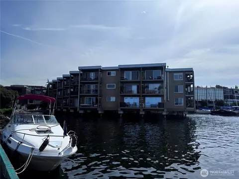 65 Kirkland Ave #209, Kirkland, WA 98033