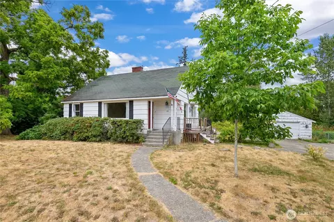 215 99th St E, Tacoma, WA 98445