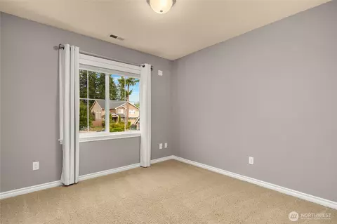 Bedroom - 20213 126th Ave NE, Bothell, WA 98011 photo 4 of 6