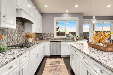 Kitchen - 20213 126th Ave NE, Bothell, WA 98011 photo 1 of 2