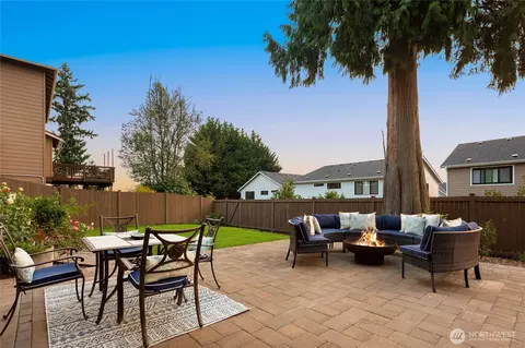 Exterior - 20213 126th Ave NE, Bothell, WA 98011 photo 4 of 7