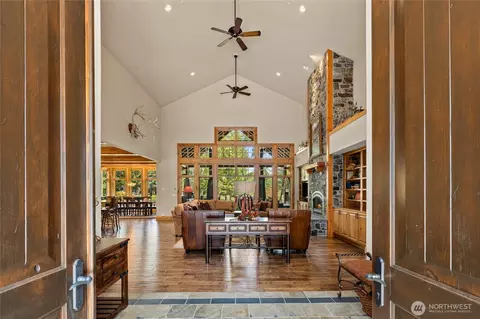 Entry Way - 1752 Ruby King Loop, Cle Elum, WA 98922 photo 1 of 4