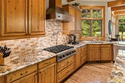 Kitchen - 1752 Ruby King Loop, Cle Elum, WA 98922 photo 1 of 3