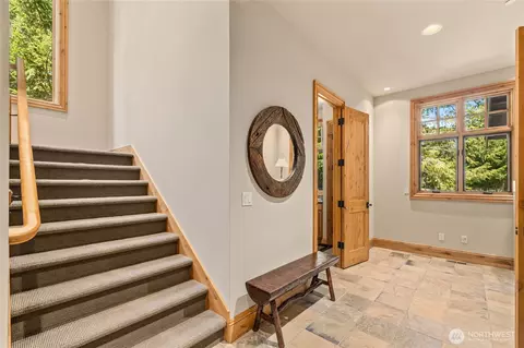 Entry Way - 1752 Ruby King Loop, Cle Elum, WA 98922 photo 2 of 4